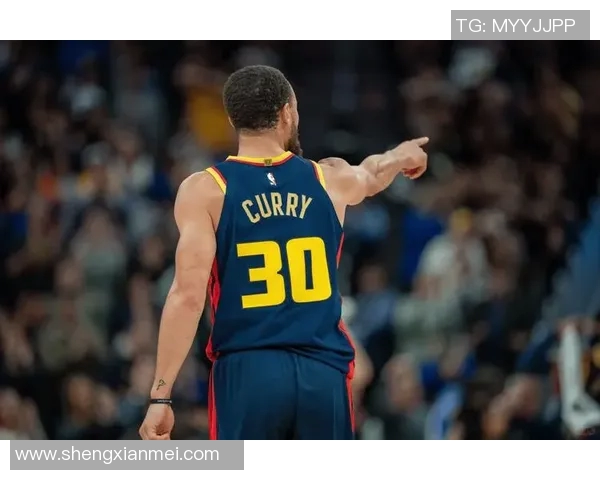 勇士与爵士季后赛第三场激战回顾球星表现与战术分析