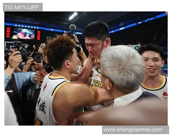 胡金秋：从青涩新秀到篮球明星的成长之路与未来展望