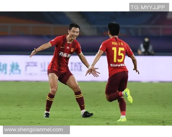 上海上港迎战江苏FC争夺中超联赛关键三分的激烈对决 上海上港迎战江苏FC争夺中超联赛关键三分的激烈对决